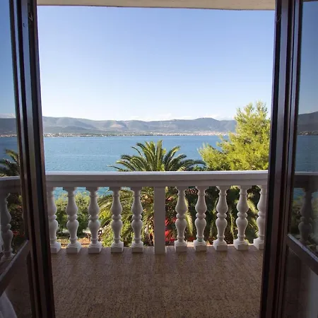 Apartments More Trogir