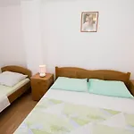 アパート Apartments More トロギール