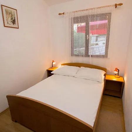 Apartments More 特罗吉尔