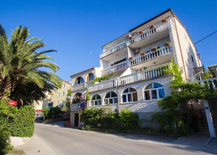 Daire Apartments More